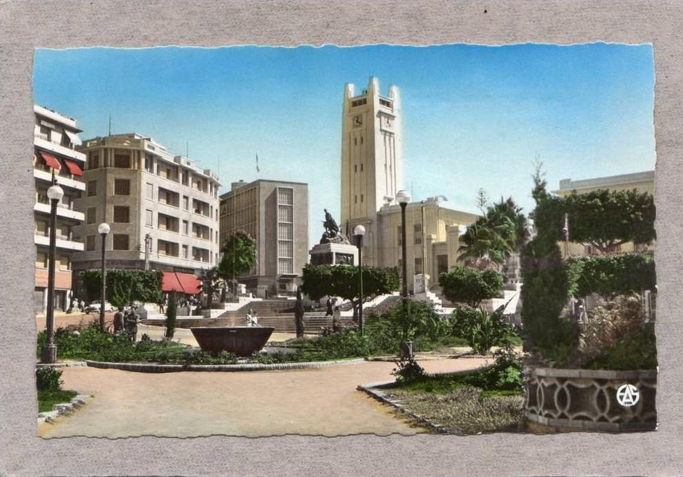 32919      Algeria,  Mostaganem  -  Le  Square  du  Docteur  -  Queyrat  et  l