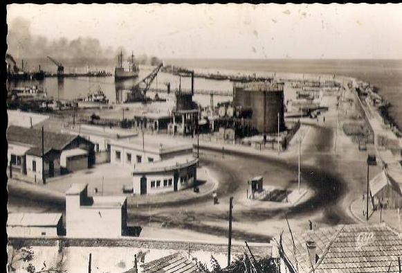 Z 173  CPSM   MOSTAGANEM VUE GENERALE DU PORT