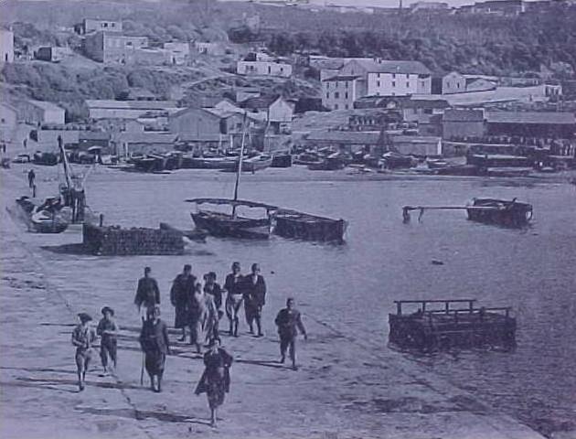 cpa ALGERIE  MOSTAGANEM animée  LA MARINE , bateaux    voir détails  ** Achat Direct **