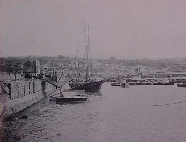 cpa ALGERIE  MOSTAGANEM LE PORT et le QUAI DE LA MARINE , bateaux    voir détails  ** Achat Direct **