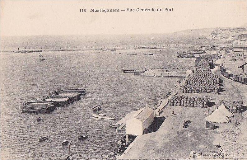 n - Cpa MOSTAGANEM - Vue générale du Port