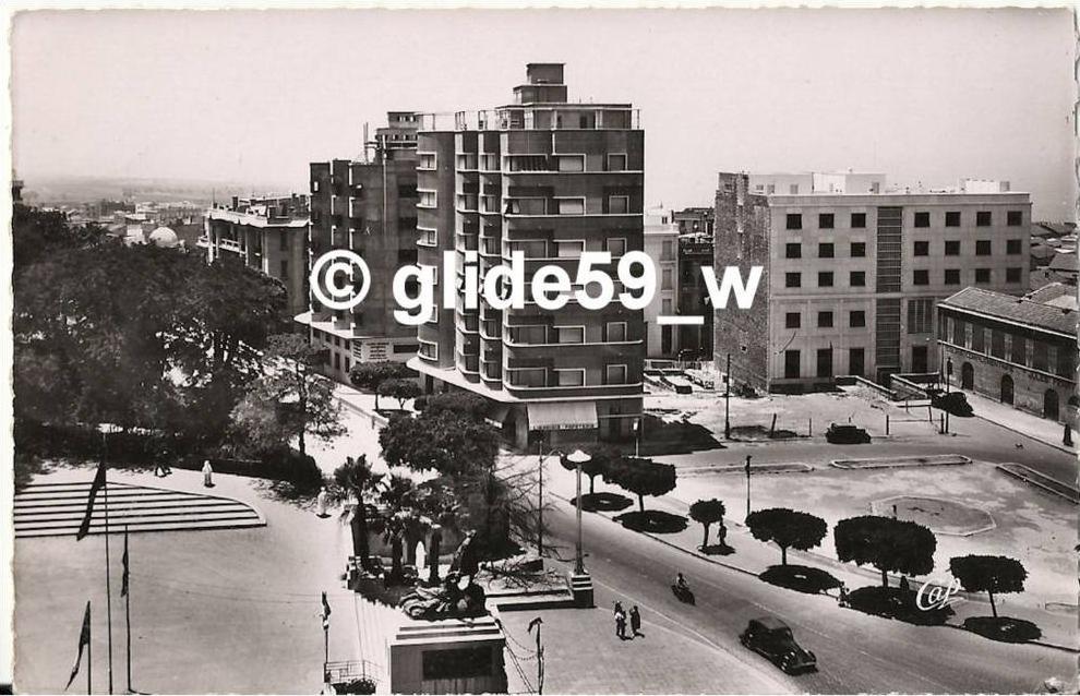 MOSTAGANEM - La Place de la Mairie et l'Avenue Gustave Jobert - n° 147