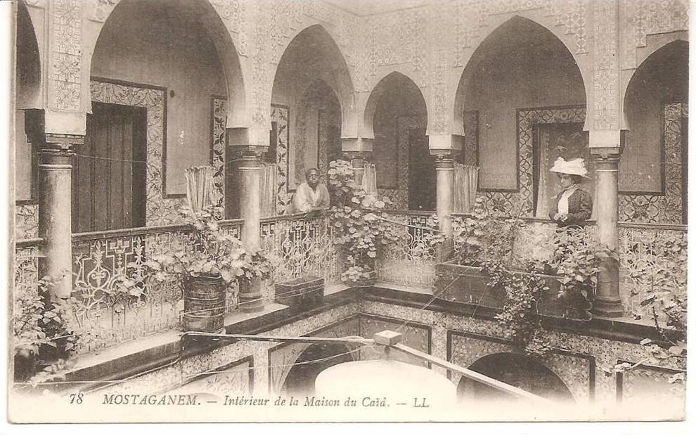 algérie MOSTAGANEM int.  de la  maison  du  caïd