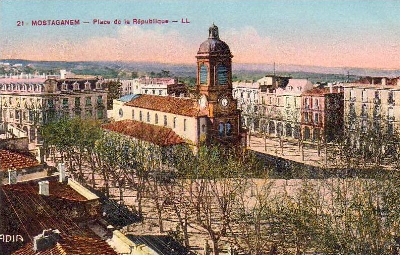ALGERIE  MOSTAGANEM  Place de la République  ...... ( Ref FA355 )