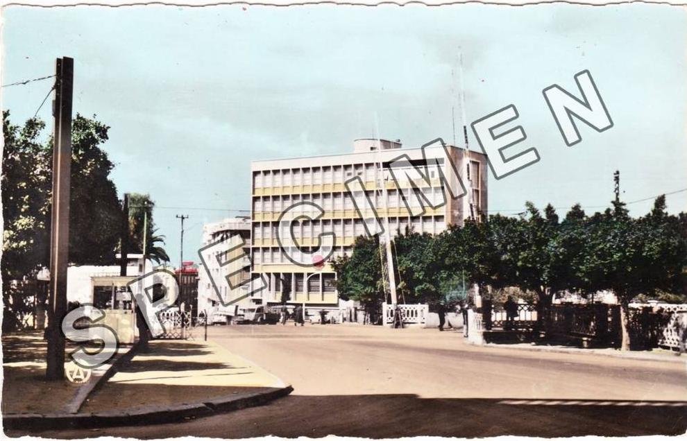 Mostaganem (Algérie) - Avenue Anatole France et l'Hôtel des Finances