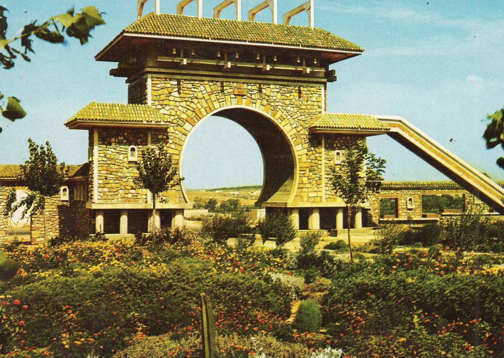 la porte du fort de l est...