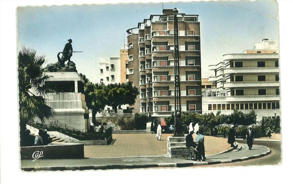 ALGERIE - place de l hotel de ville de mostaganem