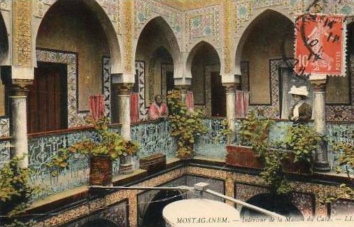 CPA de Mostaganem  interieur de la maison du caîd    Algerie