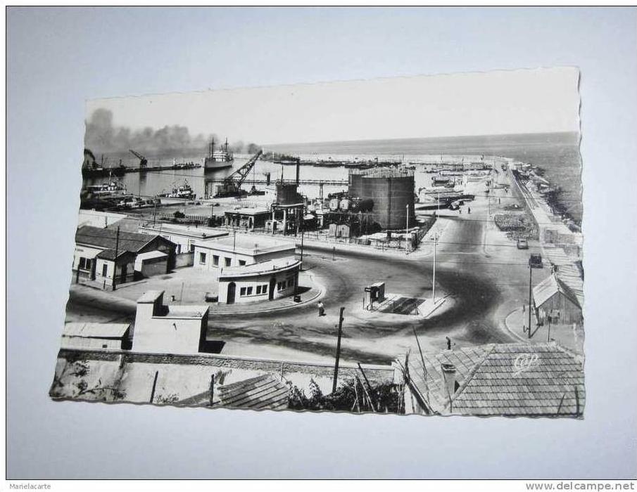 m985 1 carte .  mostaganem algérie vue générale du port  ( paquebot grue infrastructure portuaire