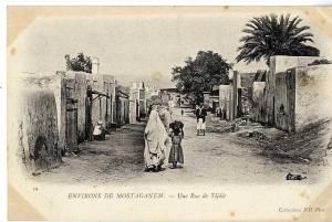 ALGERIE  -  ENVIRONS DE MOSTAGANEM  -  UNE RUE DE TIJDIT  -  EDITION VERS 1900