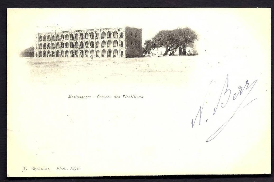 CPA  PRECURSEUR- ALGÉRIE- MOSTAGANEM- LA CASERNE DES TIRAILLEURS- GROS PLAN