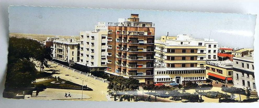 Carte postale Ancienne format allongé  MOSTAGANEM  Square du Docteur Quérat