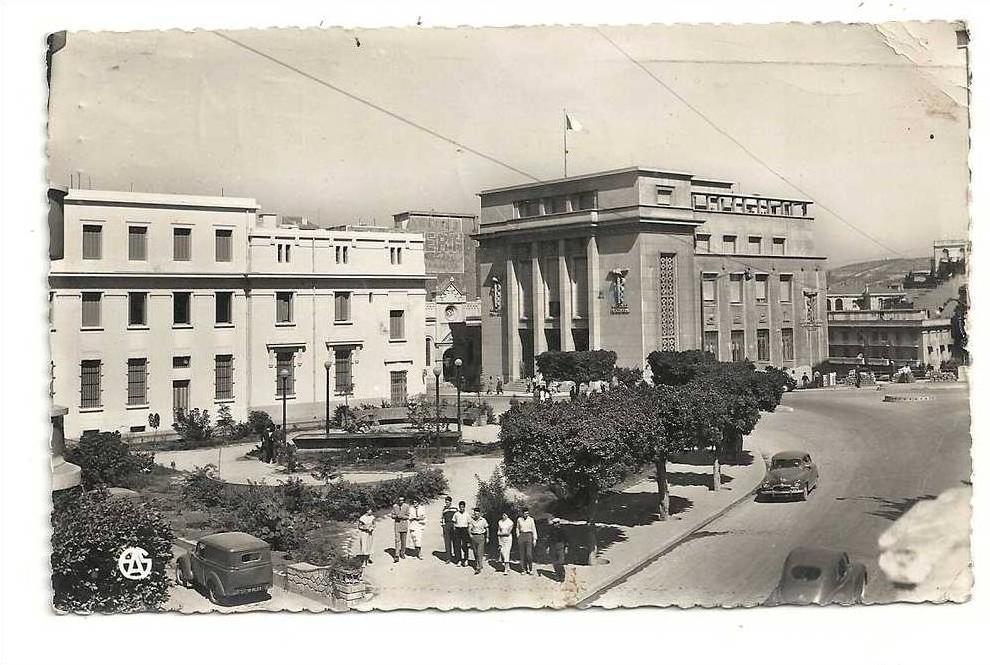 Mostaganem (Algérie)  Le nouveau square et le Palais consulaire env 1956 (animée).