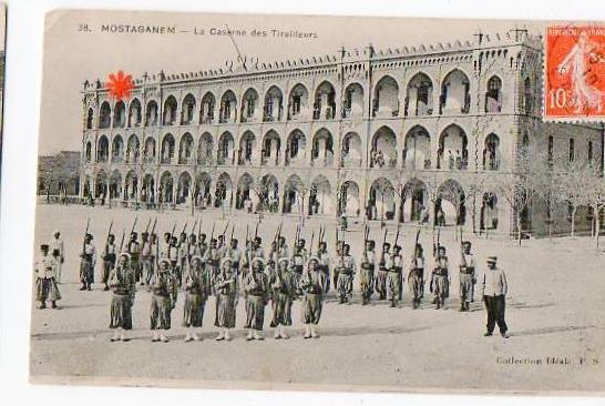ALGERIE-788-MOSTAGANEM-La Caserne des Tirailleurs-------------- -très animée