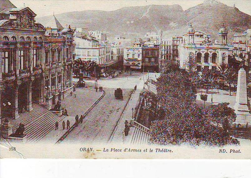 ALGERIE -- ORAN -- La Place d´ Armes et le Théâtre
