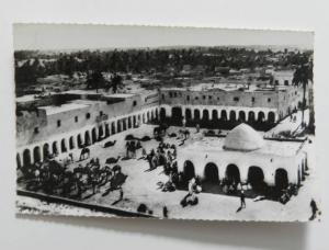 Carte postale d' Ouargla ,place du marché - (529)