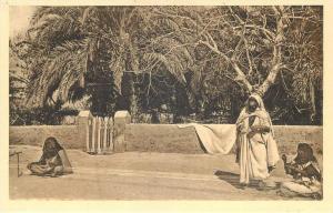 ALGERIE  10   CPA  OUARGLA  préparation d'une trame   belle carte   animation