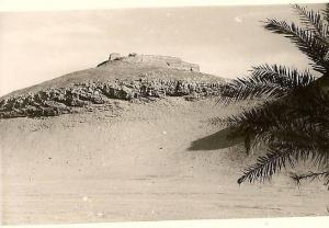 24sc   ALGERIE OUARGLA PHOTO ORIGINALE ANCIEN FORT SUR LA  PISTE DE GHARDAIA