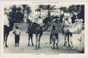 19?? - ALGERIE - SUPERBE CPA - OUARGLA - Excursion au désert - Religieuses à dos de dromadaires - Belle animation