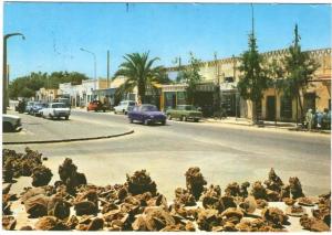OUARGLA - PLACE DU Ier MAI / AUTOMOBILES/CARS - PEUGEOT 204-403 FOURGONNETTE - RENAULT 10 -CITROEN DS- LAND ROVER