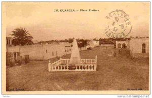 AFRIQUE. ALGERIE. OUARGLA. Vue sur Le Monument aux Morts sur La Place Flatters.