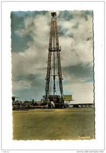 OUARGLA (HASSI MESSAOUD ) SONDE DE FORAGE SUPER 7 11 DE LA CFP PRES DE LA ROUTE DE MAISON VERTE A OUARGLA