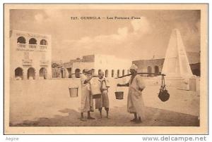 ALGERIE- ref no 602- ouargla - les porteurs d eau  - bon etat