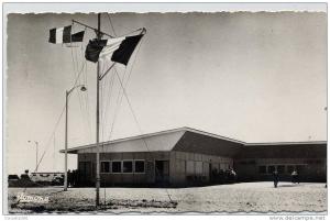 OUARGLA Hassi-Messaoud restaurant compagnie saharienne  . cpsm dentelée glaçée d´hab. et hotellerie