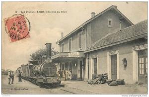 SAIDA L'ARRIVEE DU TRAIN EN GARE GROS PLAN DE TRAIN EN GARE EDITION E. PASCAL