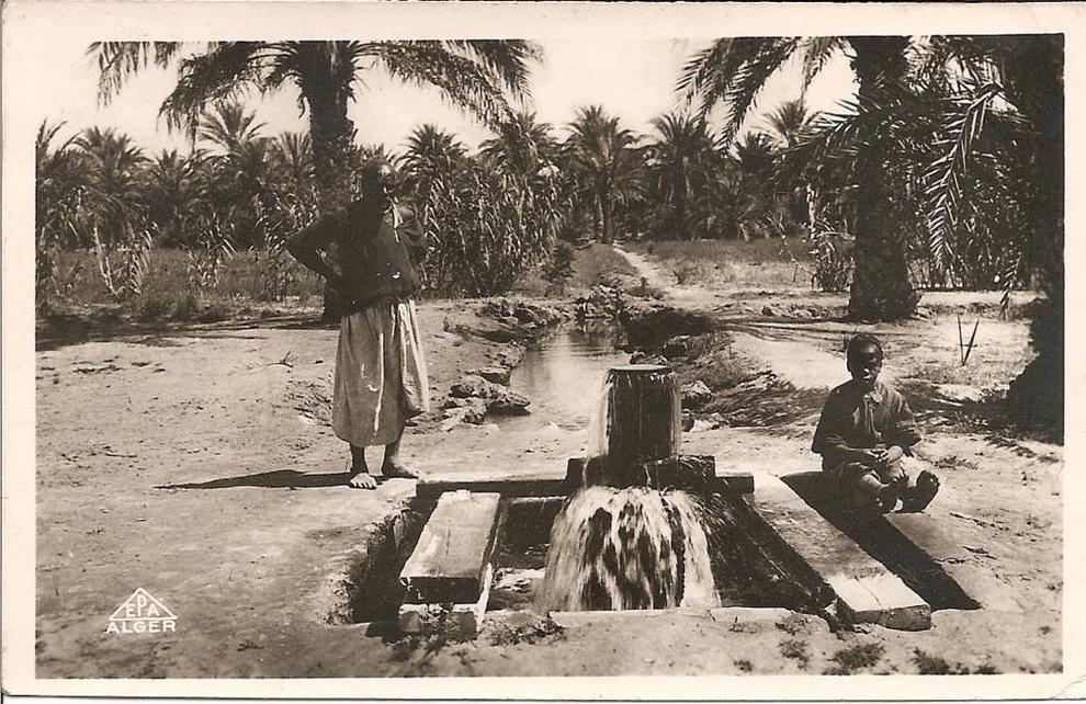 C.P. - OUARGLA - 16- ZAOULA - 1 HOMMES ET 1 ENFANTS ASSIS - Collection réservée Laguerre - Editions Photo Africaines -