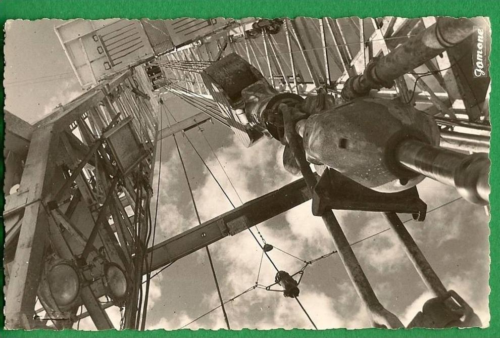 cpsm  ALGERIE  - OUARGLA  , Hassi Messaoud  Perspective vue du sol de IDECO super 7-11 da la CFP.........LMB5