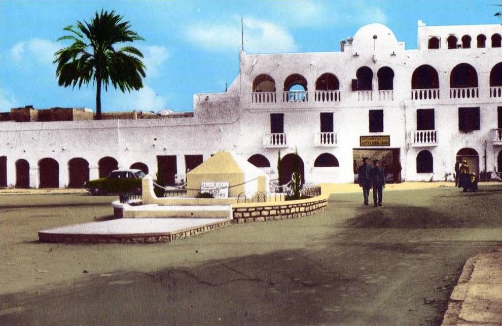 OUARGLA Place des Matyrs.