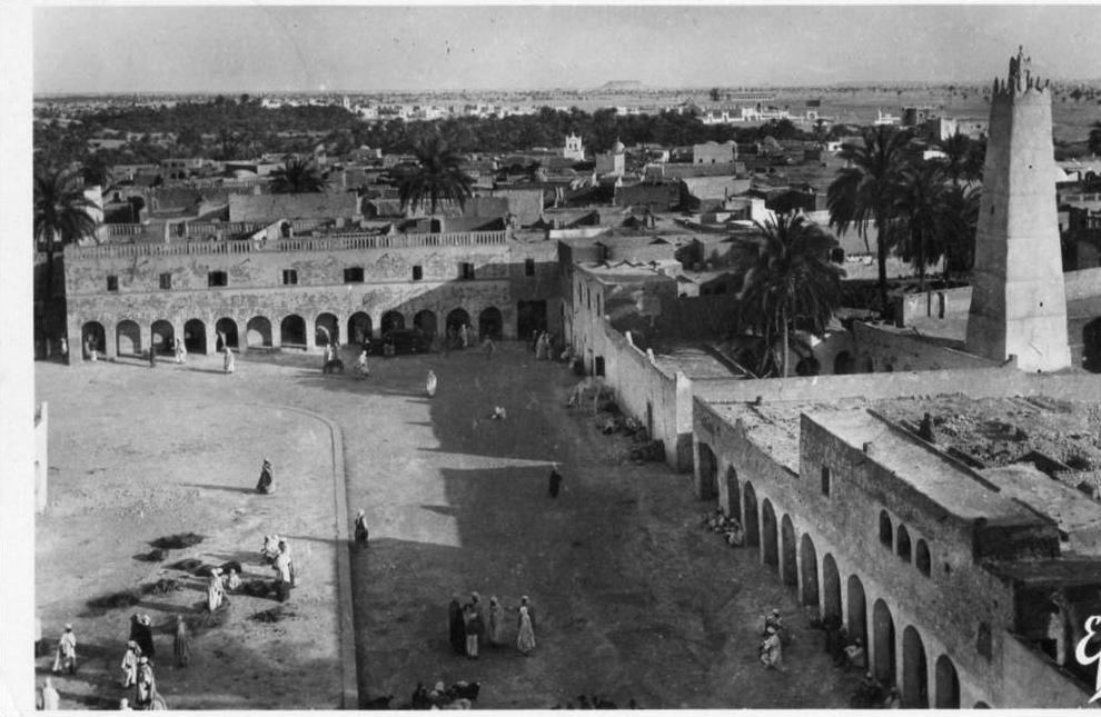 ALGERIE - OUARGLA - Minaret de la Grande Mosquée et Vue Partielle
