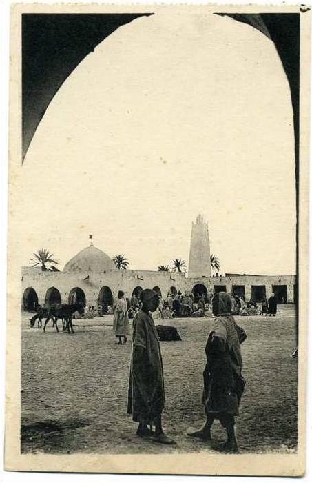 Ouargla  - place du marché  (  verticale )