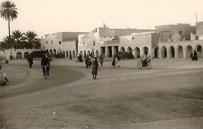 24sc   ALGERIE OUARGLA PHOTO ORIGINALE ENTREE DE LA VILLE INDIGENE