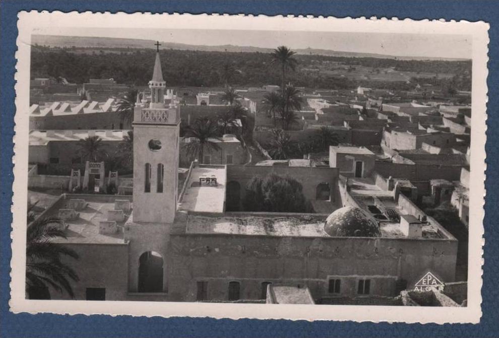 ALGERIE - CP OUARGLA - CHAPELLE DES PERES BLANCS ET VUE D'ENSEMBLE - N°17 EDITIONS PHOTO AFRICAINES ALGER