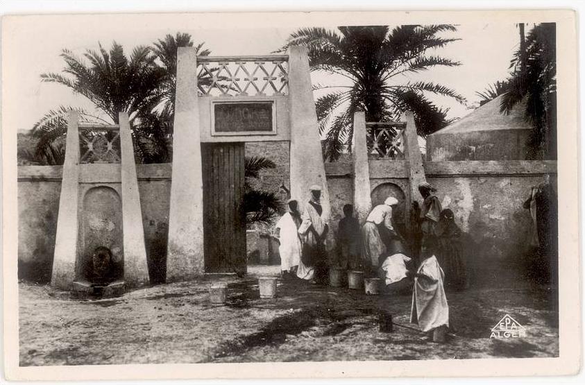 CARTE PHOTO ALGERIE - OUARGLA - OUVROIR DES SOEURS BLANCHES