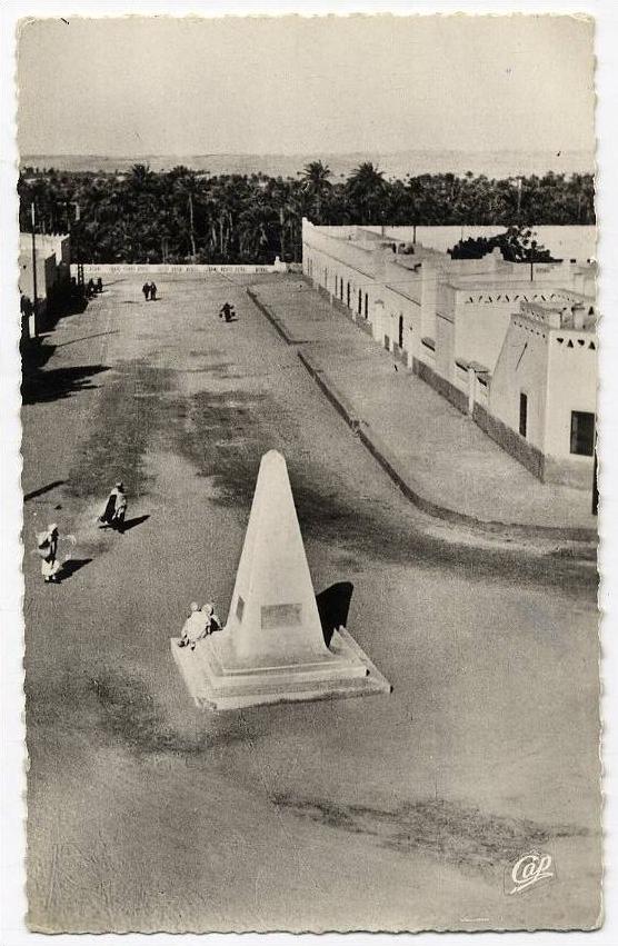 ALGERIE  -  OUARGLA  -  VUE SUR LA PALMERAIE  -  CPSM ANNEE 1950/60