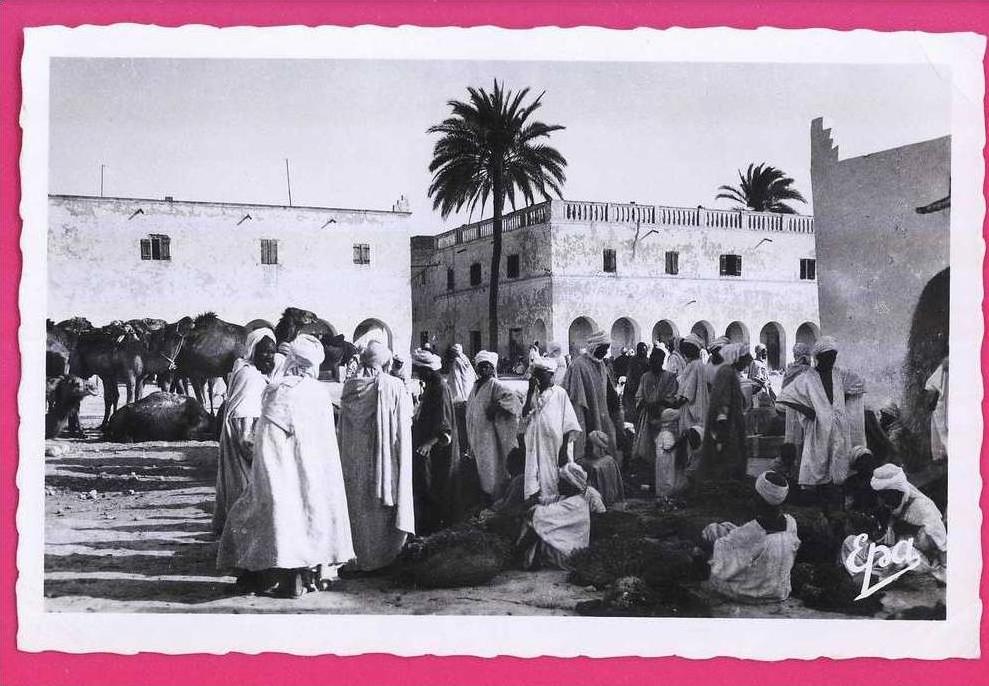 1422 - ALGERIE -  OUARGLA - Un coin du Marché