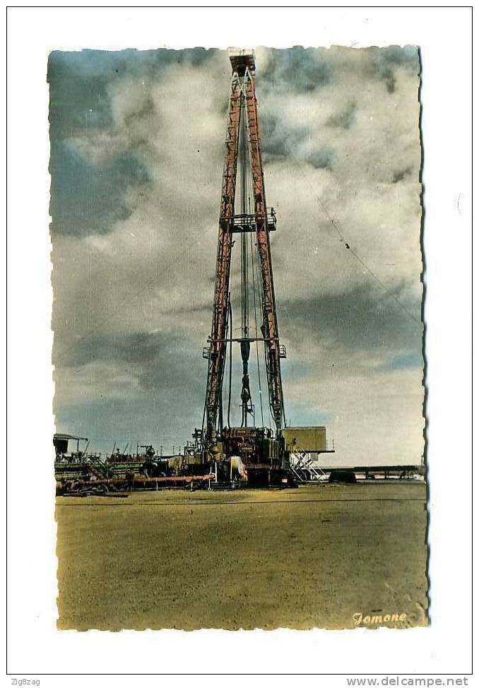 OUARGLA (HASSI MESSAOUD ) SONDE DE FORAGE SUPER 7 11 DE LA CFP PRES DE LA ROUTE DE MAISON VERTE A OUARGLA