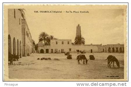 OUARGLA - Sur la Place Centrale