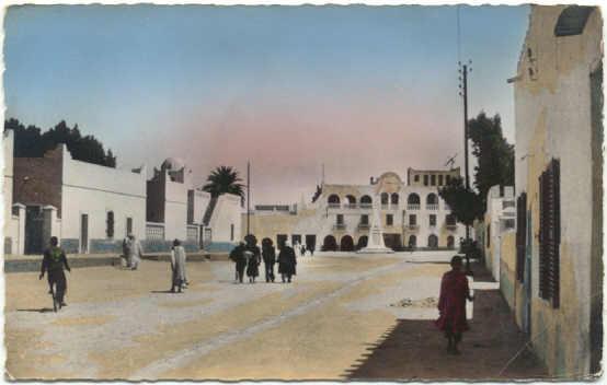 OUARGLA - Place Flatters et Hôtel du Sahara