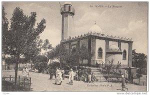 CPA ALGERIE SAIDA belle vue de la MOSQUEE Animation en 1916