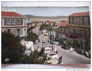 Saida 1505 Avenue Foch Station Esso Traction Citroen 4CH Renault