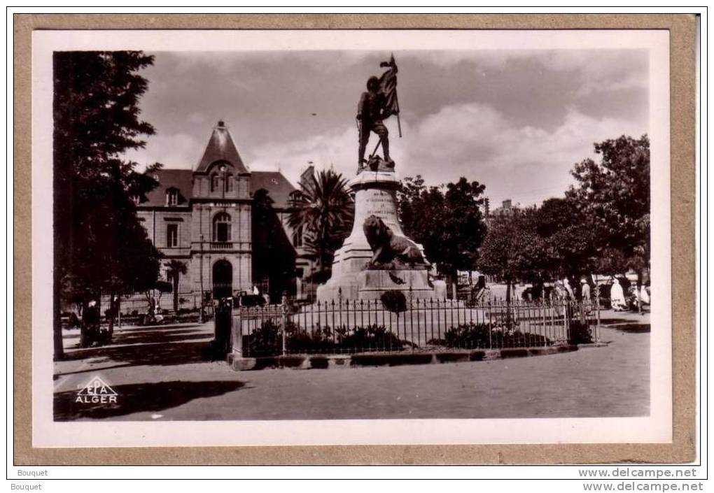 ALGERIE - SAÏDA - CPSM - 1 - MONUMENT AUX MORTS DE LA LEGION ETRANGERE ET LA MAIRIE - éditeur EPA