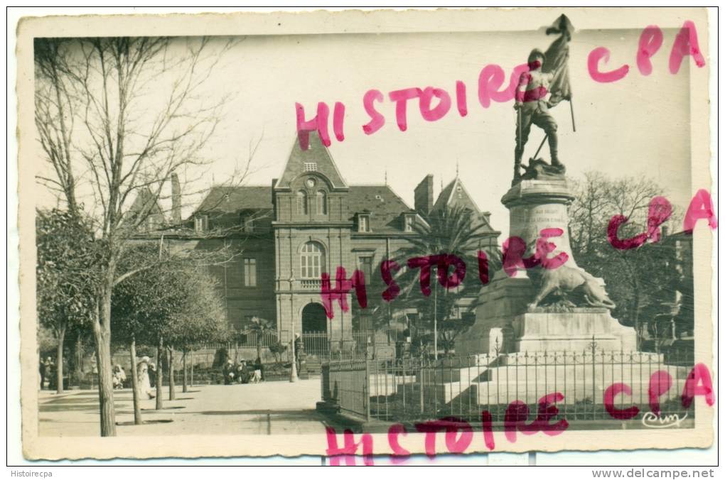 AFRIQUE - ALGERIE- SAIDA- ORAN - LE MONUMENT DE LA LEGION ET LA MAIRIE