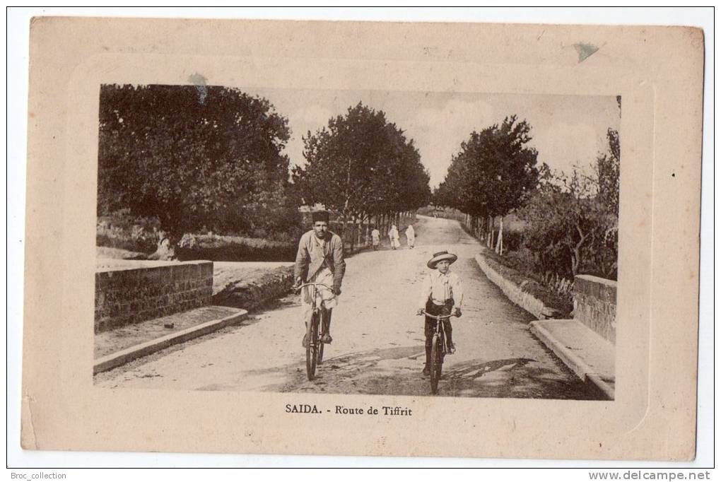 Saïda, route de Tiffrit, animée, N. Motz, petite déchirure en bas à gauche