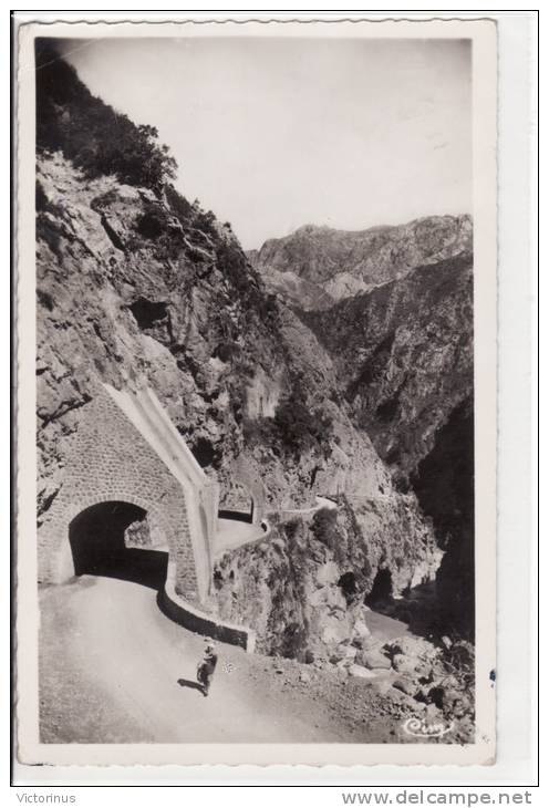 ENVIRON DE SETIF, Gorges du Chabet El Akra, Tunnel vers Kerrata