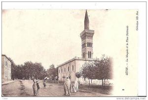 SÉTIF. - La Mosquée et la place Nationale.