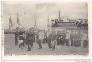 SIDI BEL ABBES - Le Général Herson décorant le Drapeau de la Légion Etrangère